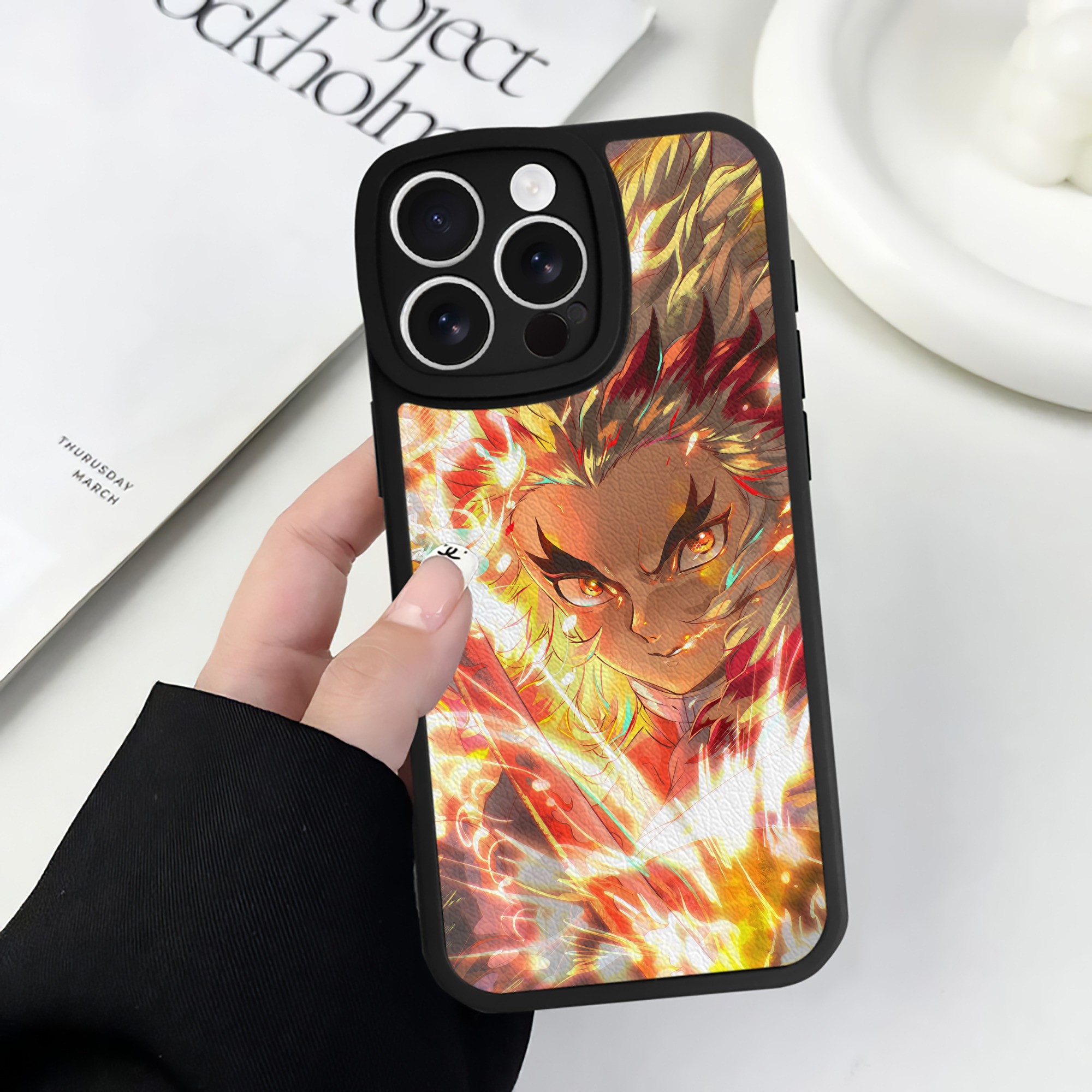 （画像用） 炎柱-煉󠄁獄 杏寿郎／れんごく きょうじゅろう Rengoku Kyoujurou 【iPhone 16シリーズ対応】シリコンスマホケース（レザー調） 材質：シリコン